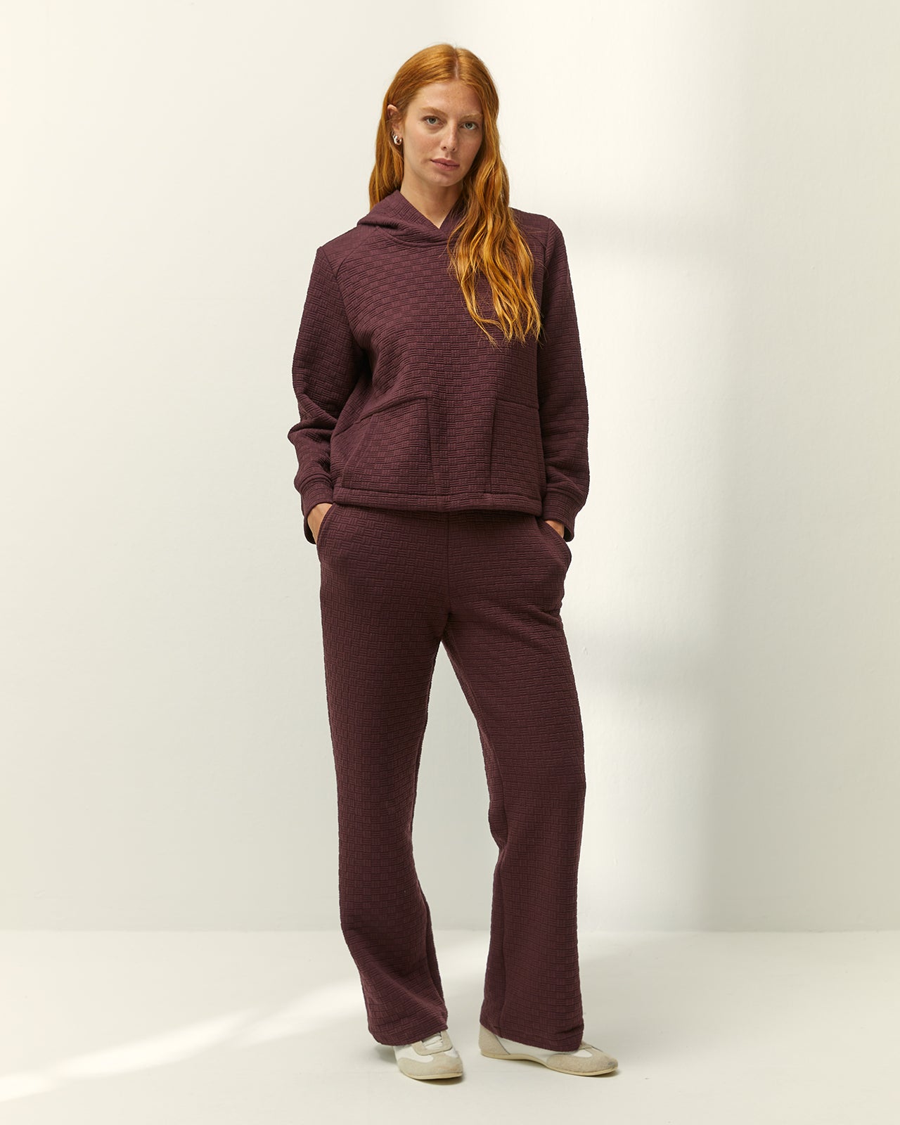 Sudadera de mujer con capucha y bolsillos
