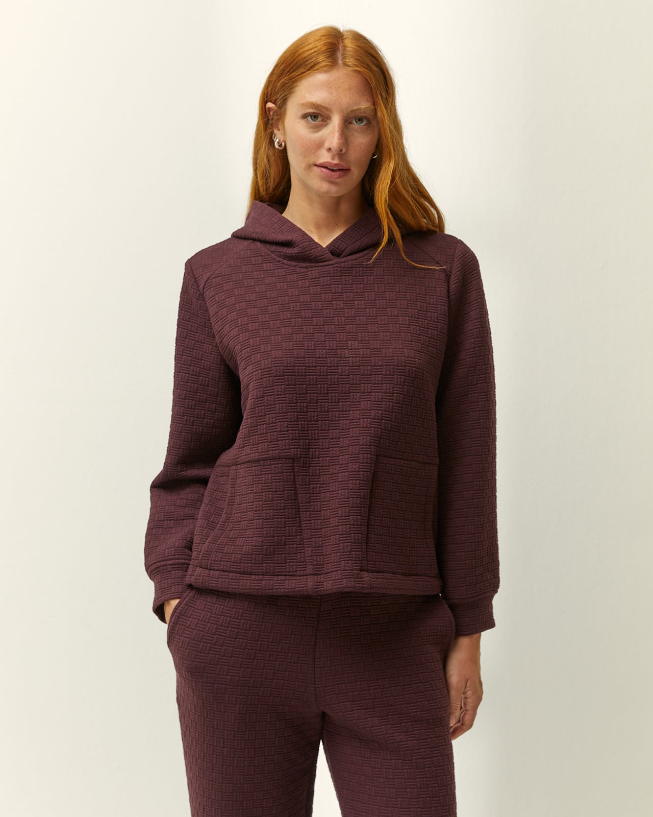 Sudadera de mujer con capucha y bolsillos