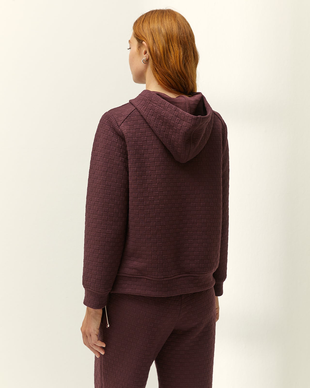 Sudadera de mujer con capucha y bolsillos