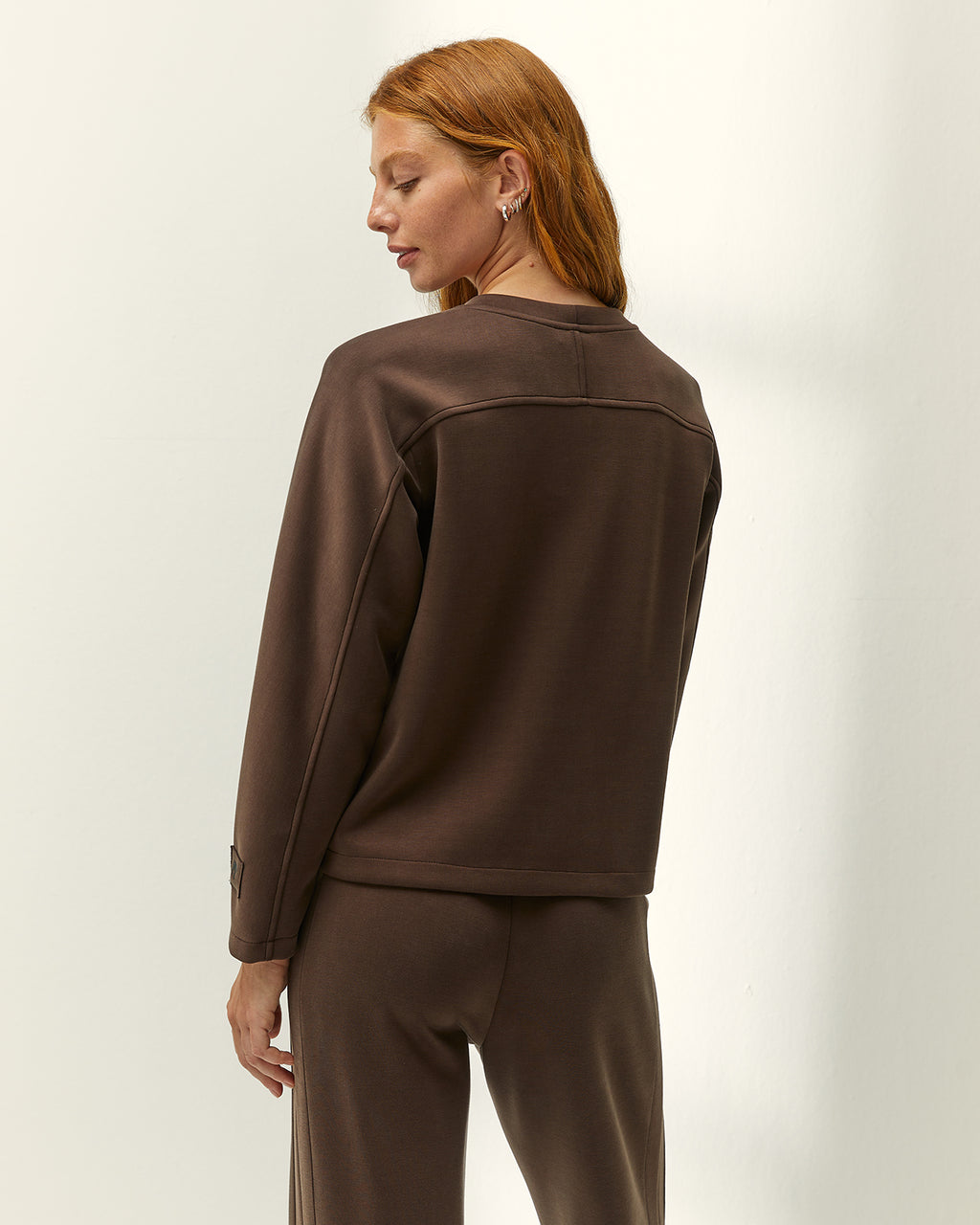 Sudadera de mujer cuello redondo y bolsillos