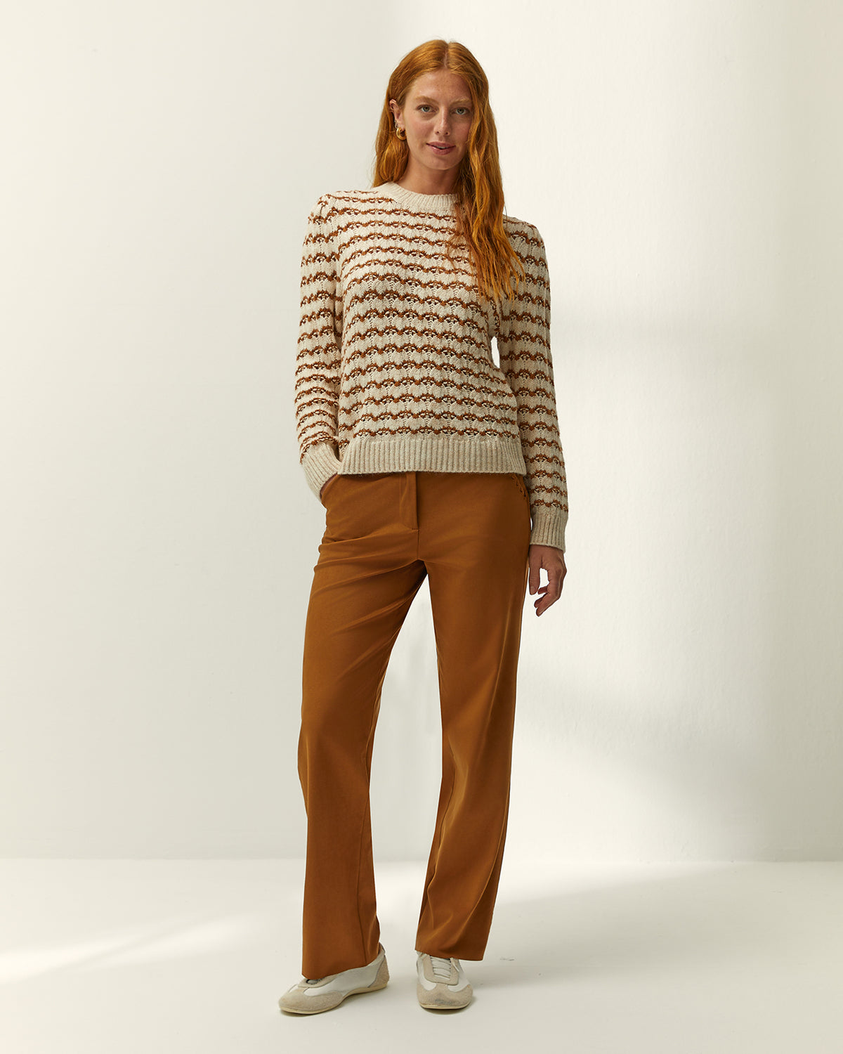 Jersey de mujer cuello redondo calado