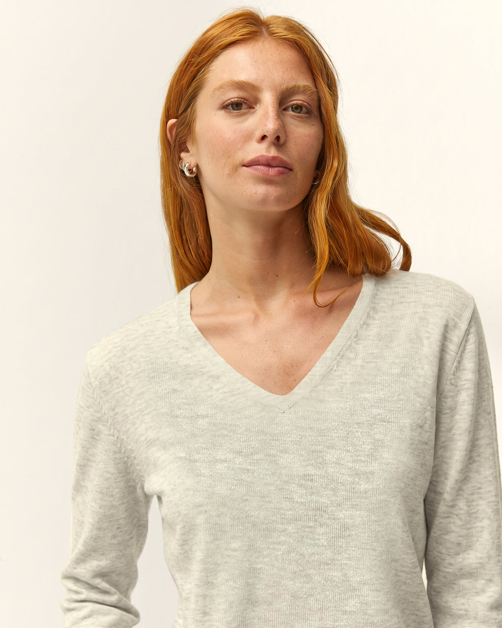 Jersey de mujer punto fino cuello pico
