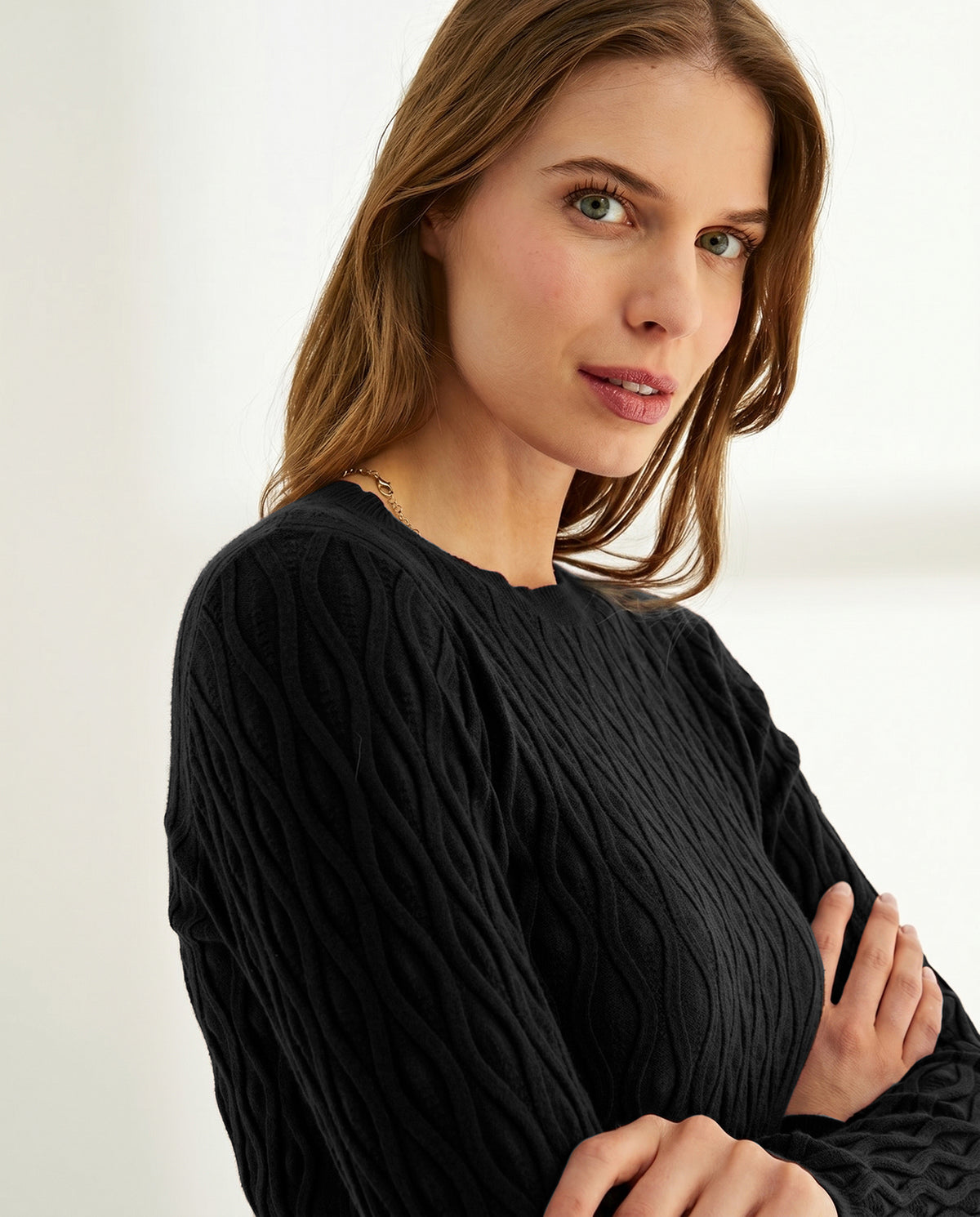 Jersey de mujer entallado cuello redondo