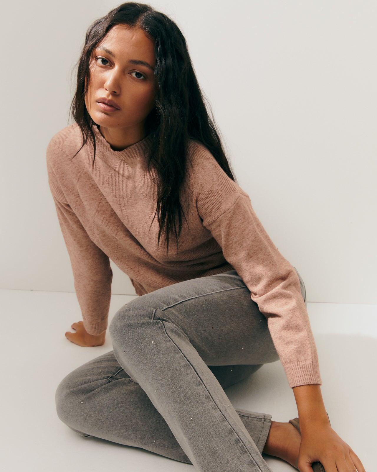 Women's fancy knit sweater with round neck and long sleeves