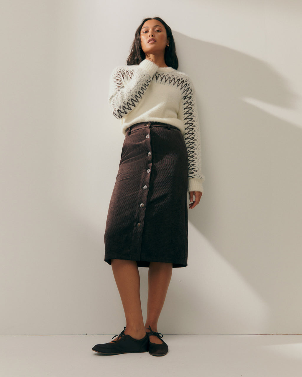 Falda midi de pana con abotonadura central