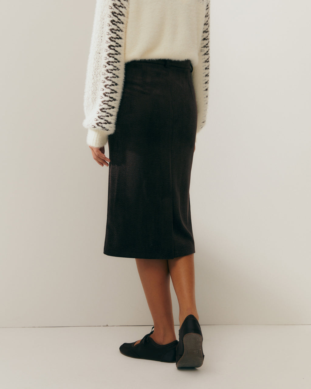 Falda midi de pana con abotonadura central