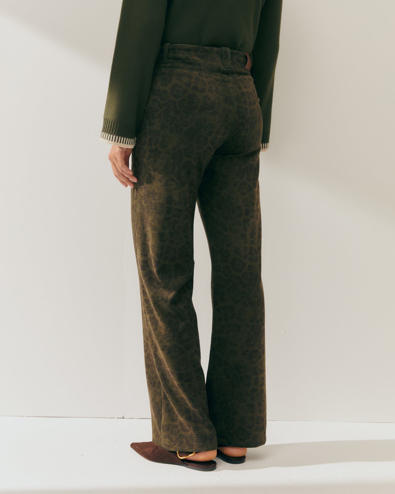 Women's straight-leg corduroy pants with animal print