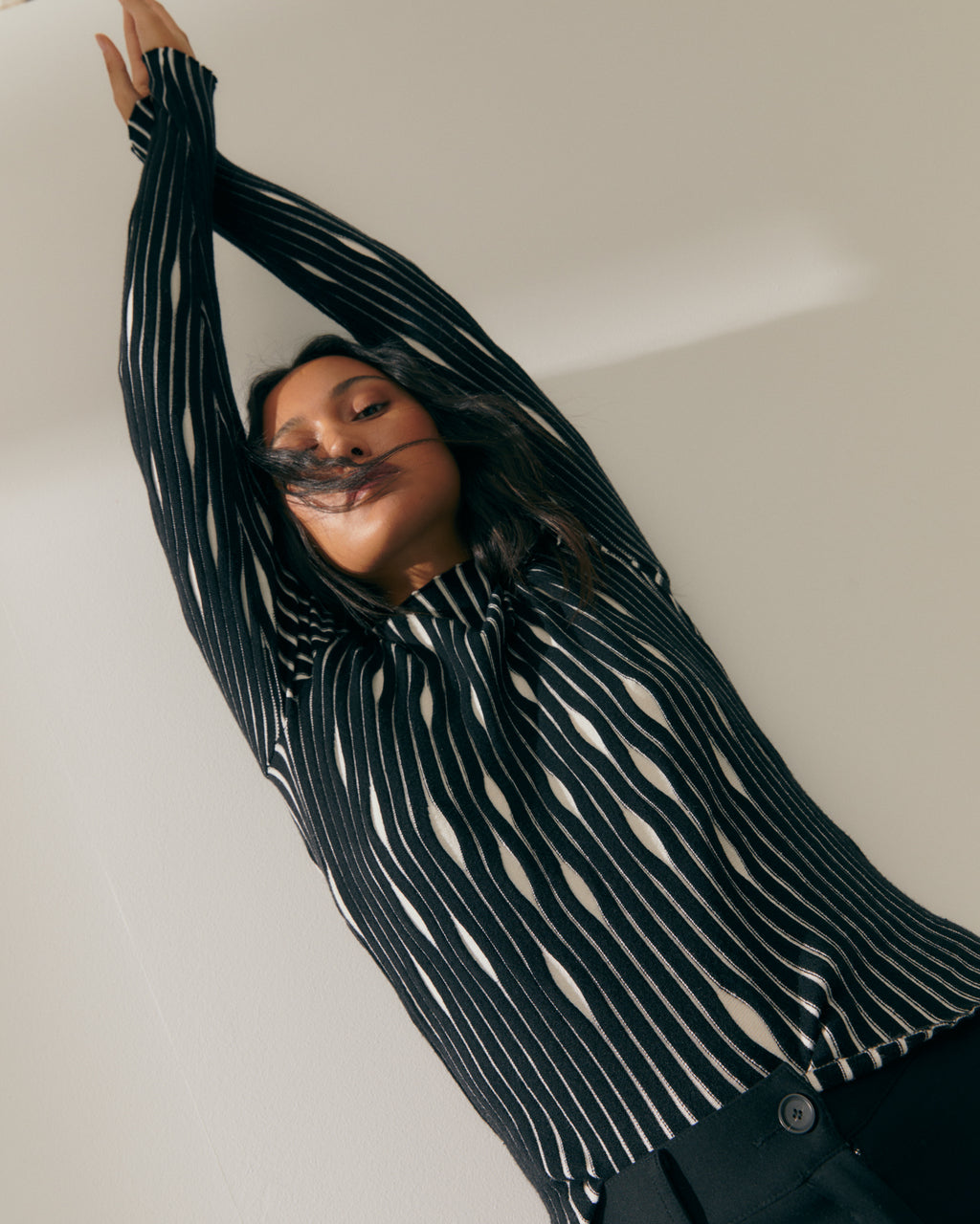 Jersey de mujer punto fantasía bicolor cuello redondo