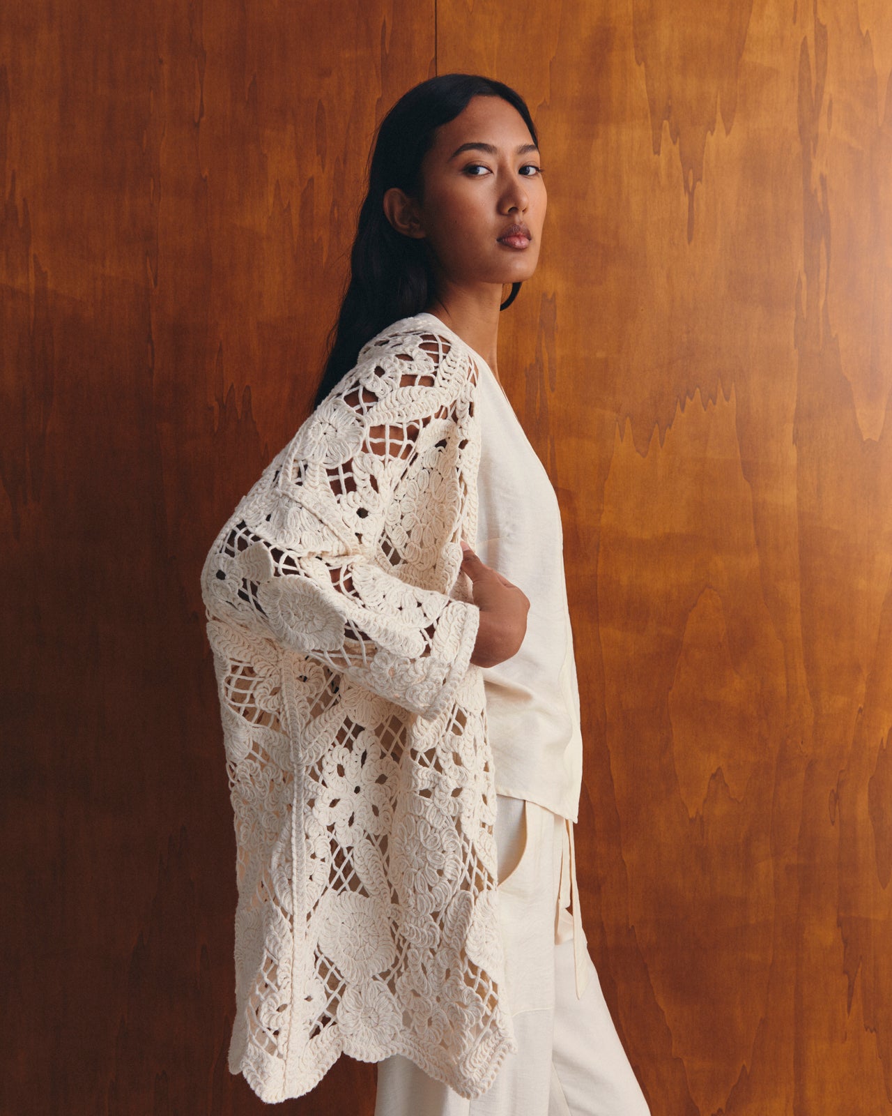 Chaqueta de mujer en punto tricot crochet