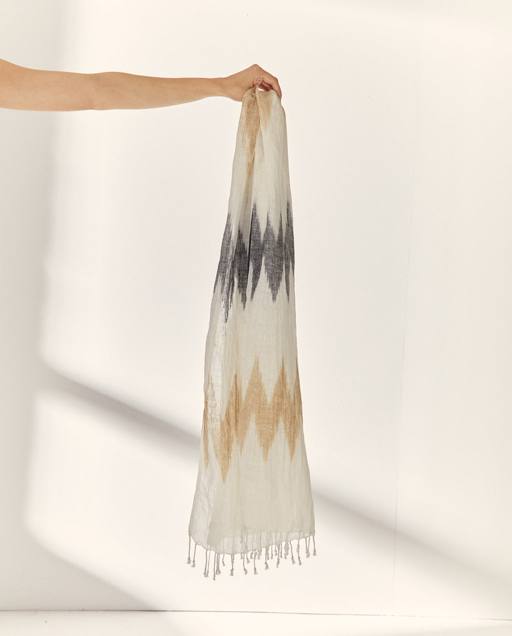 Fular de lino estampado tipo étnico