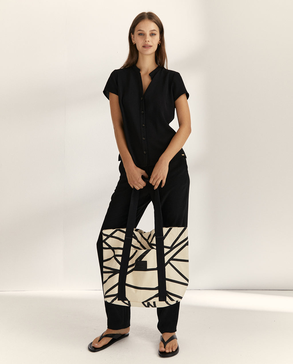 Bolso de hombro shopping estampado geométrico