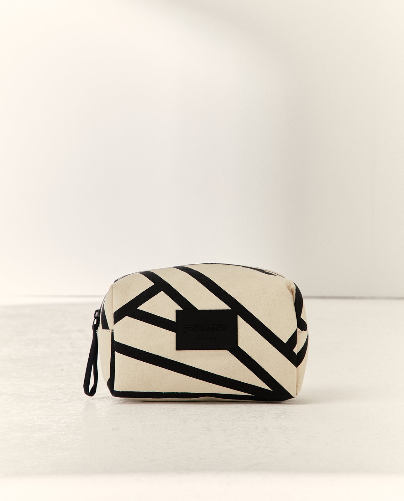 Neceser de Paz Torras, estampado geométrico