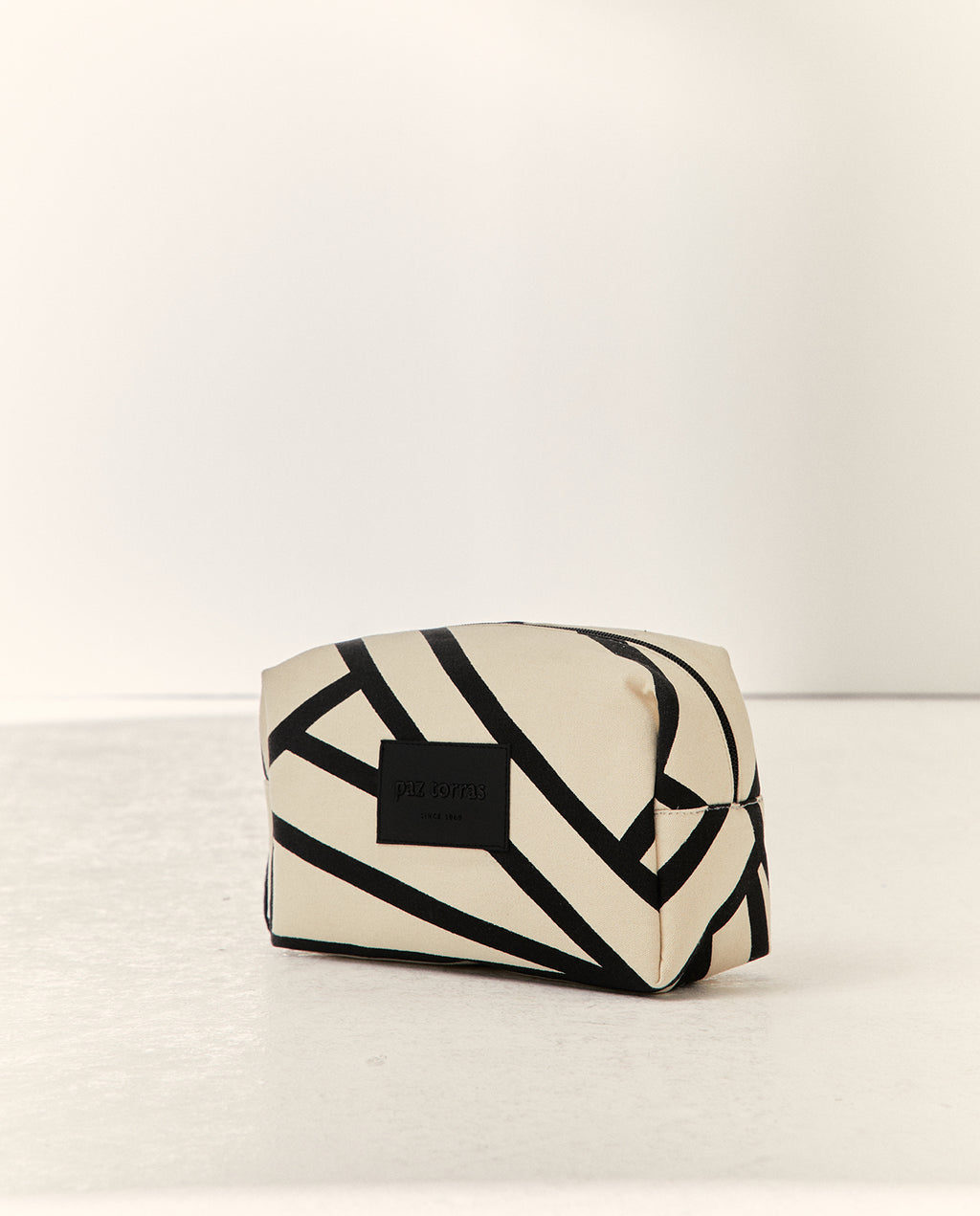 Neceser de Paz Torras, estampado geométrico