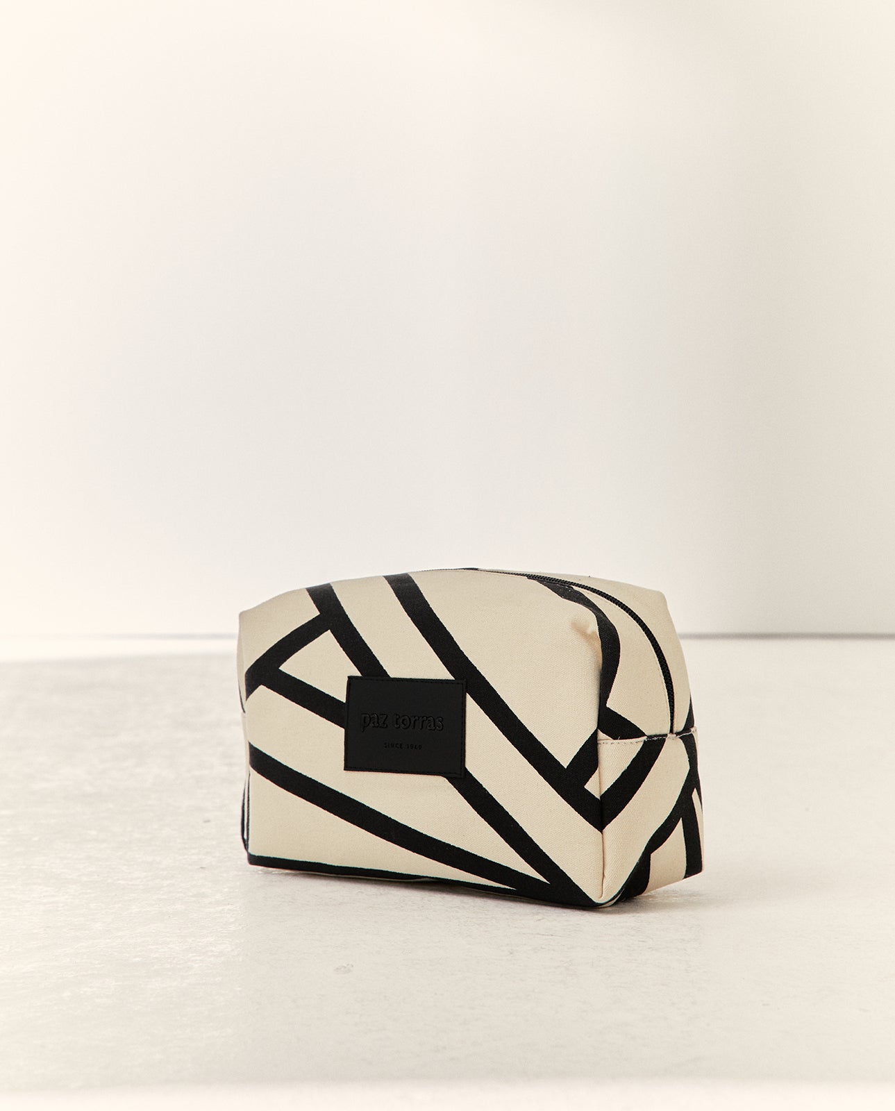 Neceser de Paz Torras, estampado geométrico