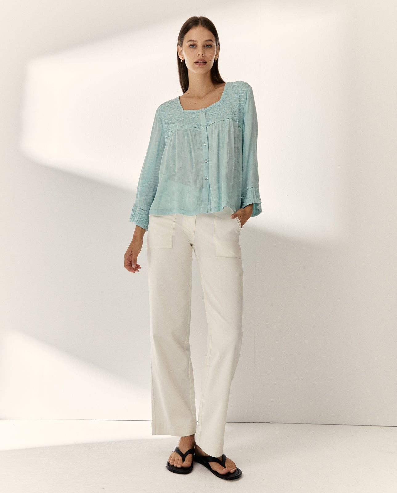 Blusa de mujer manga francesa escote cuadrado