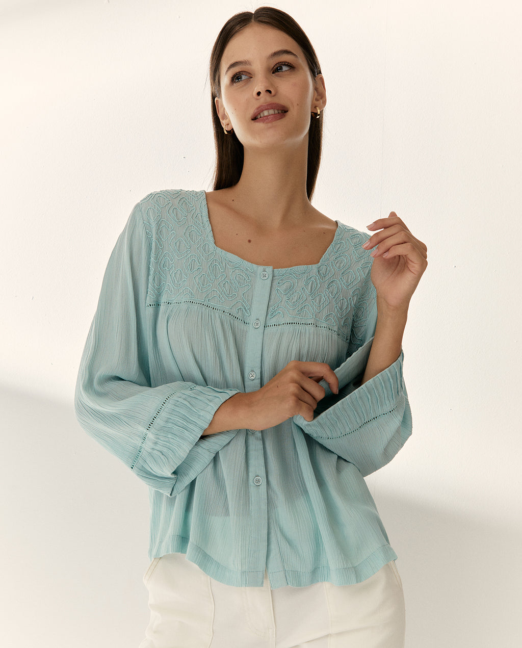 Blusa de mujer manga francesa escote cuadrado