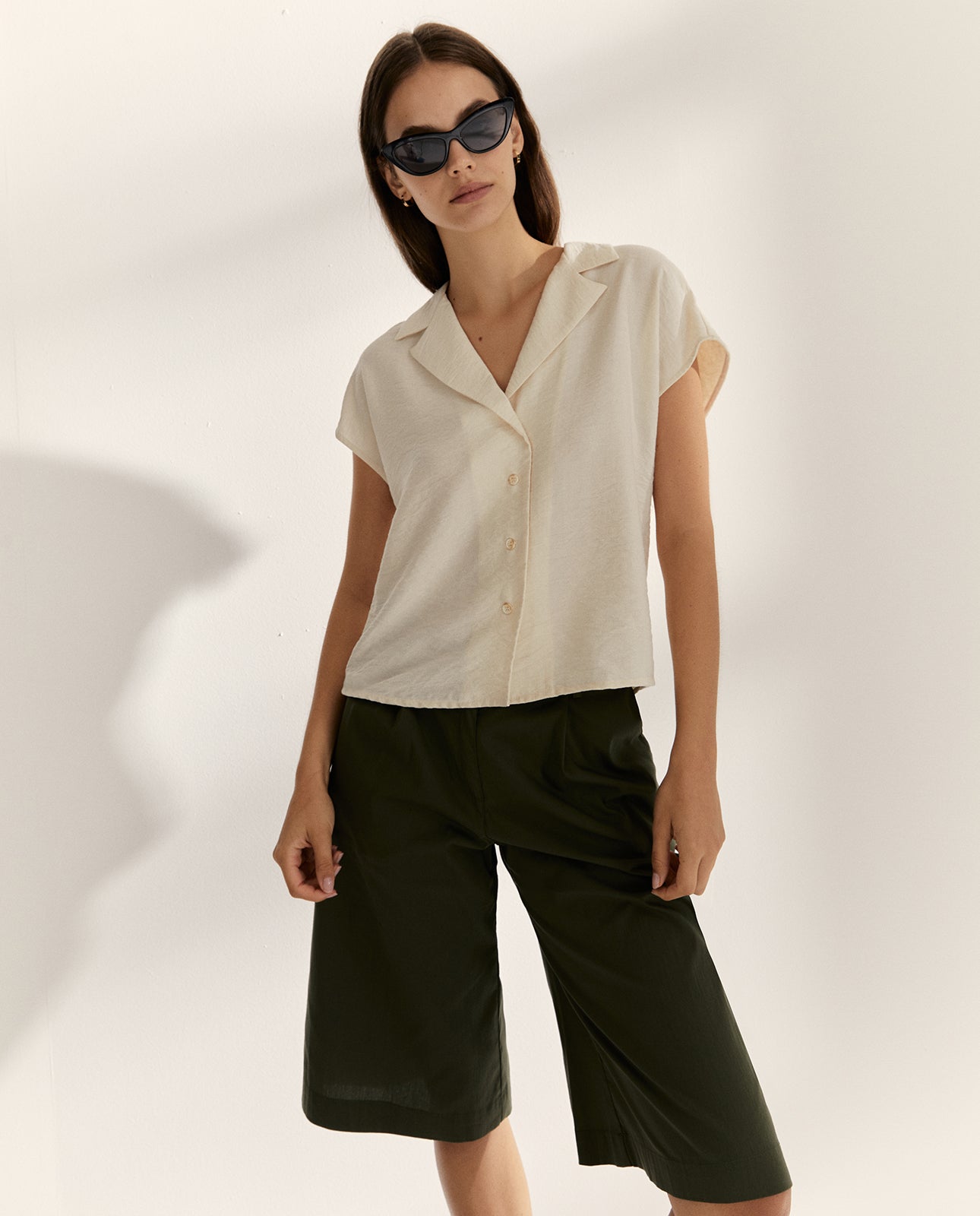 Camisa de mujer manga corta cuello solapa