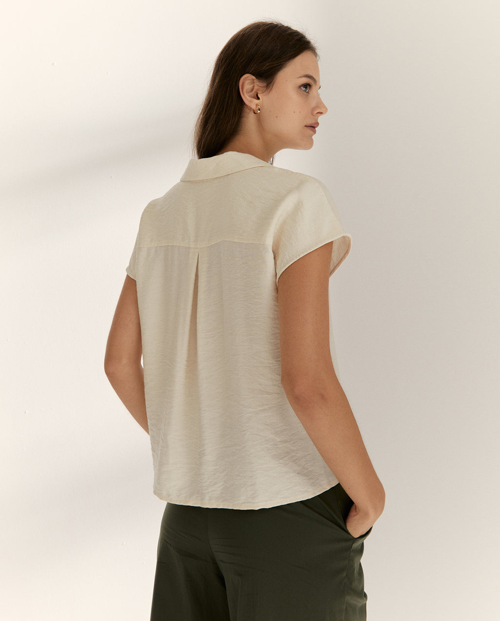 Camisa de mujer manga corta cuello solapa