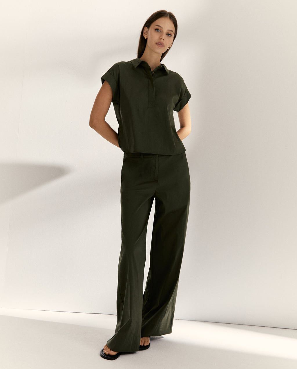 Camisa de mujer popelín elástico manga corta cuello camisero