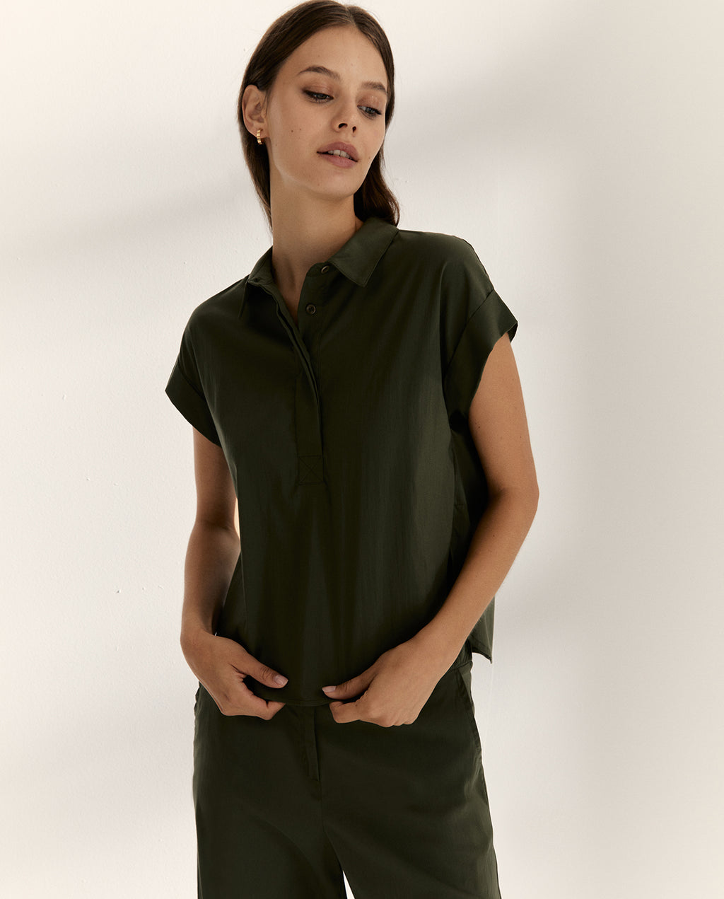 Camisa de mujer popelín elástico manga corta cuello camisero