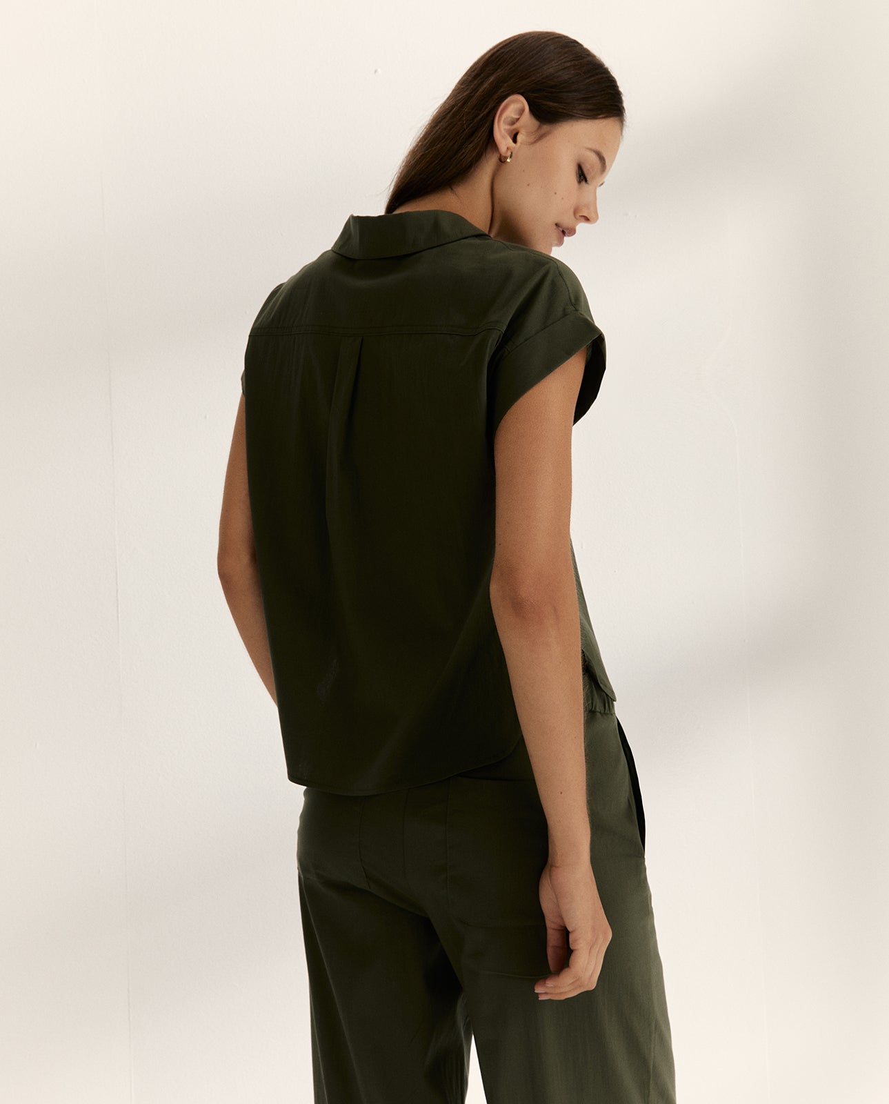 Camisa de mujer popelín elástico manga corta cuello camisero