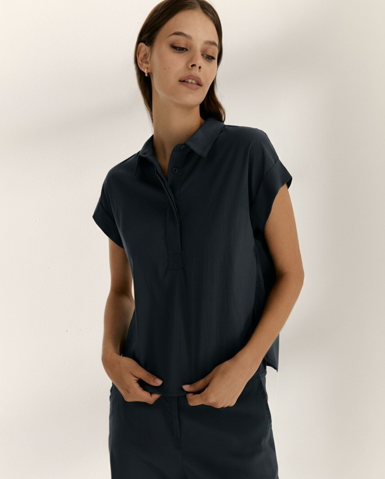 Camisa de mujer popelín elástico manga corta cuello camisero