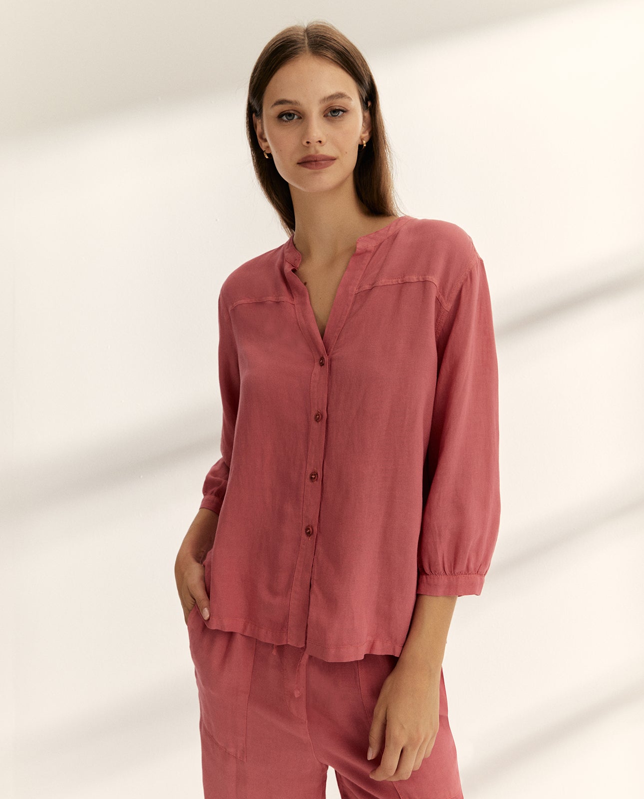 Camisa de mujer cuello mao pico manga francesa