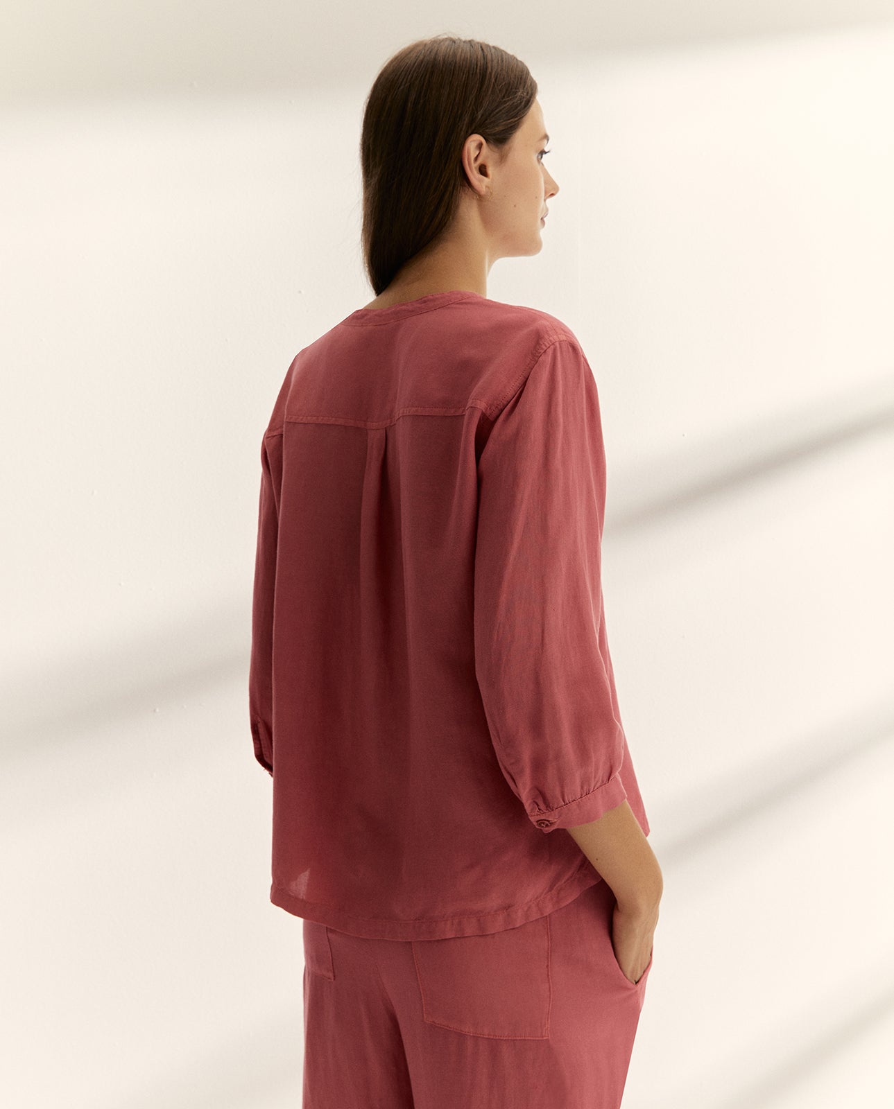 Camisa de mujer cuello mao pico manga francesa