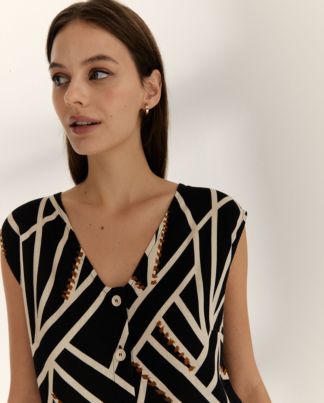 Blusa de mujer estampado geométrico efecto chaleco