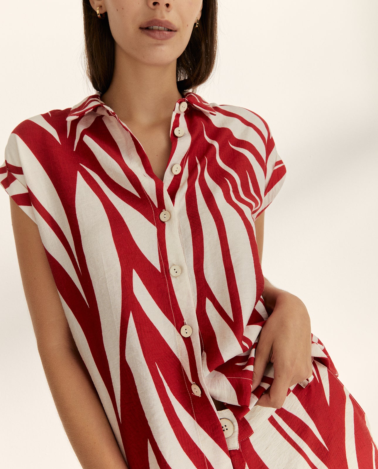 Camisa de mujer estampada cuello camisero