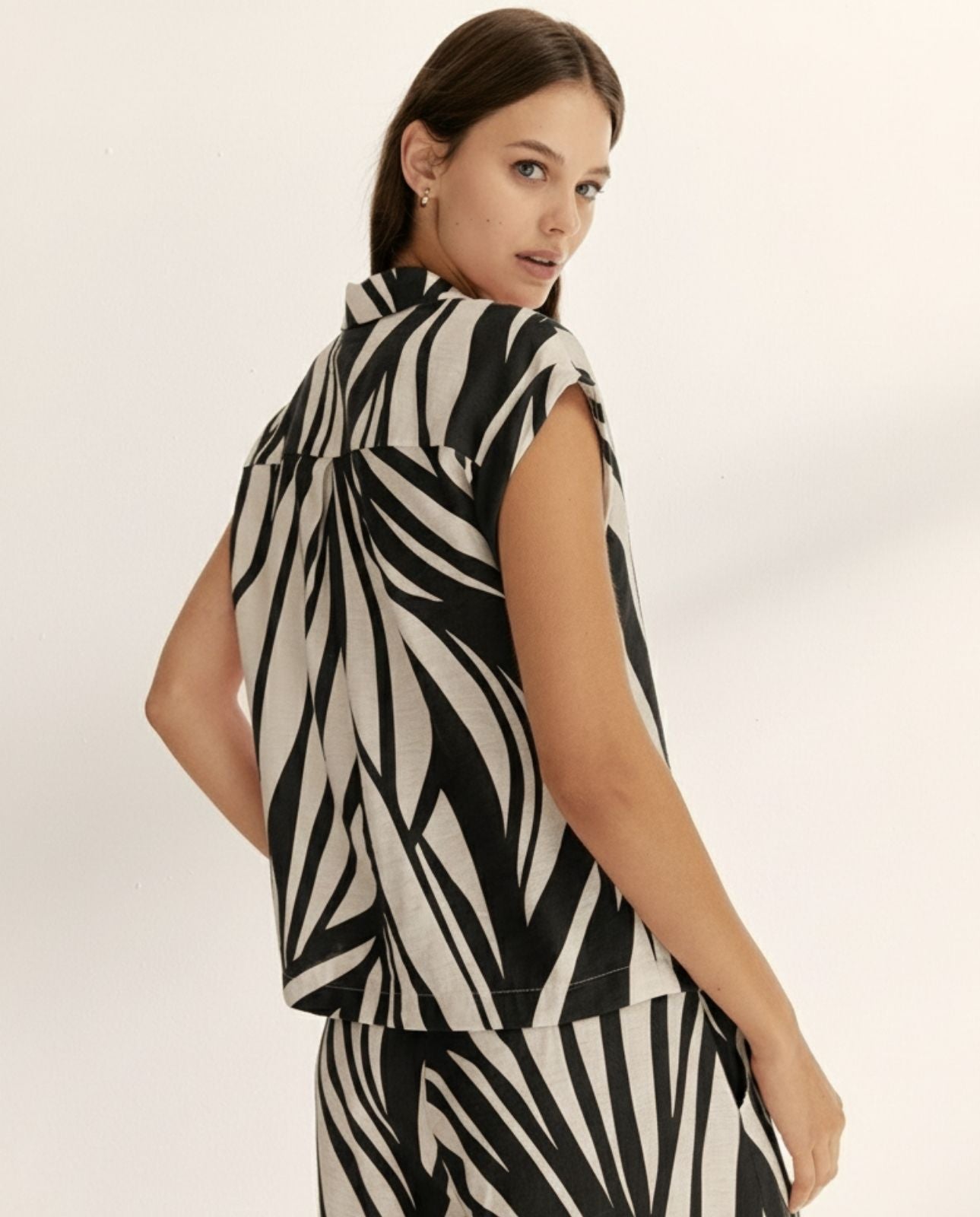 Camisa de mujer estampada cuello camisero