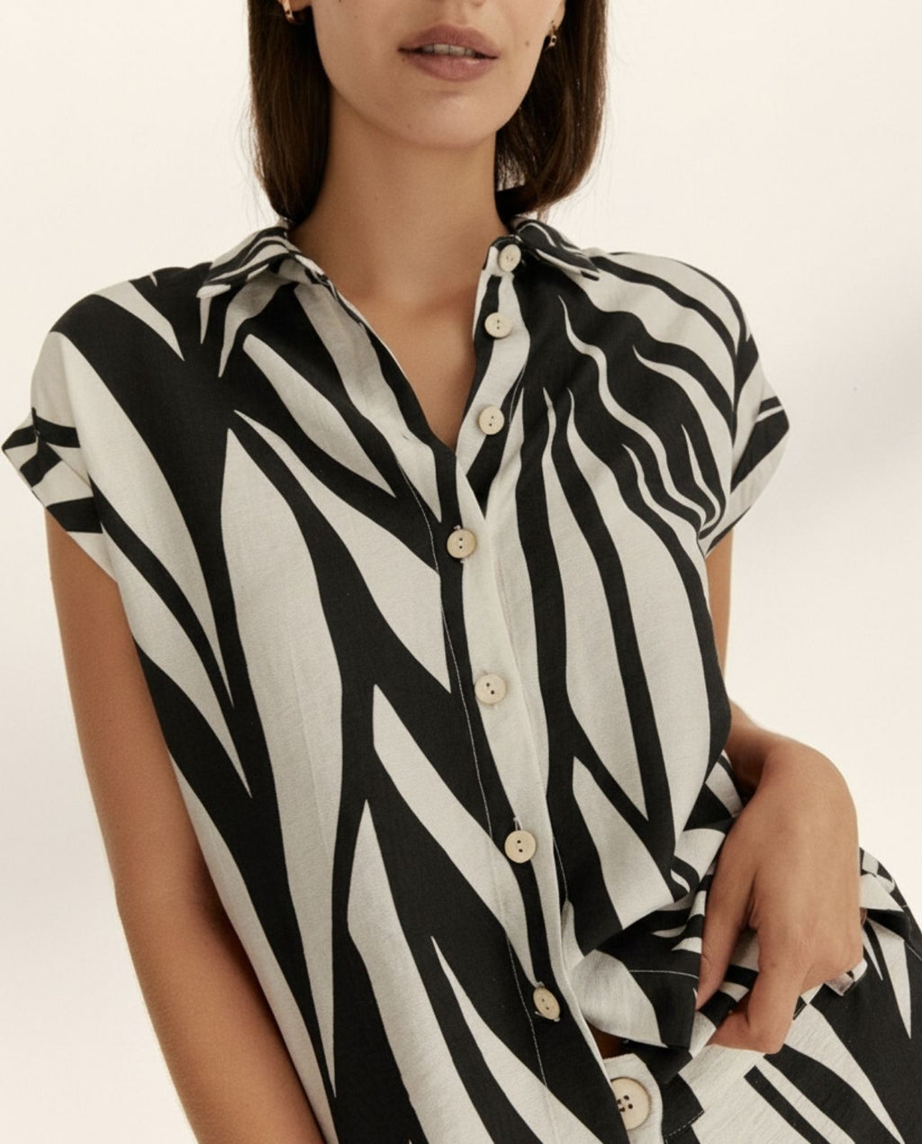 Camisa de mujer estampada cuello camisero