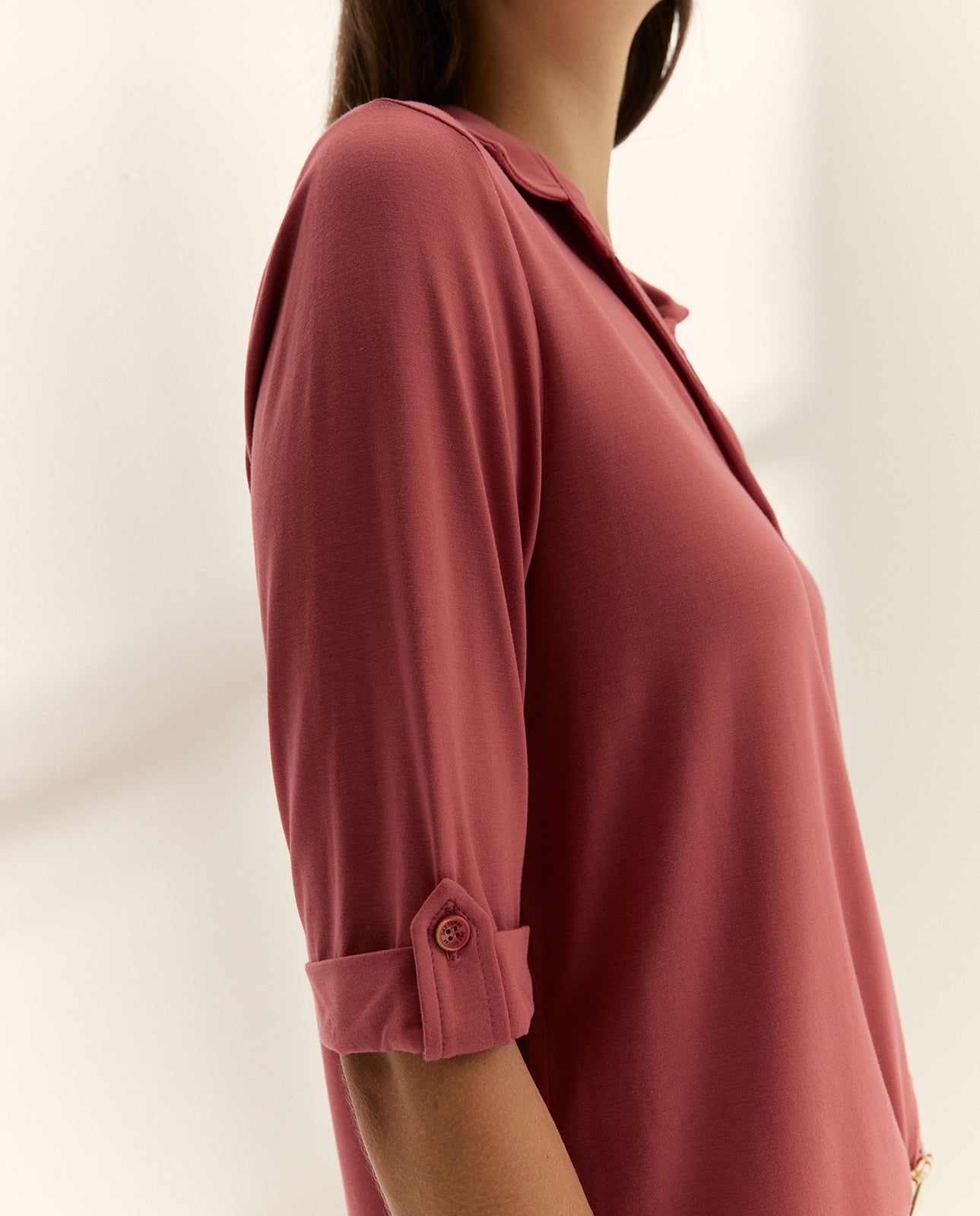 Camisa de mujer de punto cuello camisero manga corta
