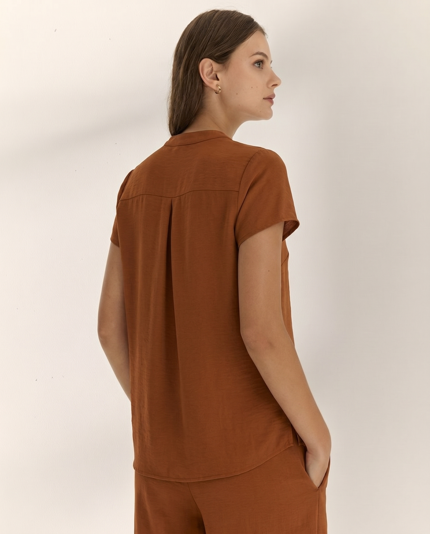 Camisa de mujer cuello mao manga corta