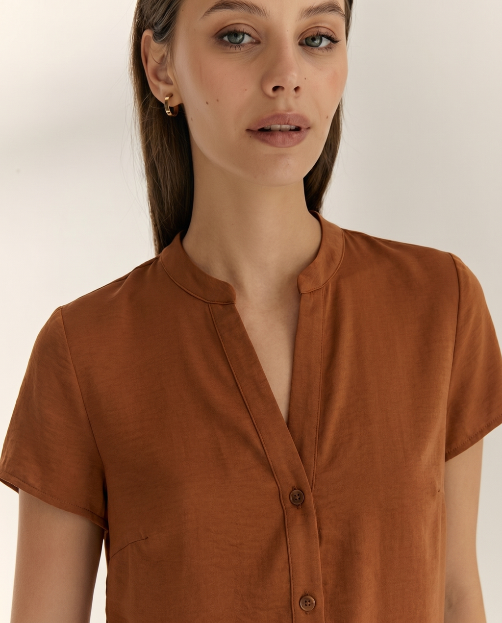 Camisa de mujer cuello mao manga corta