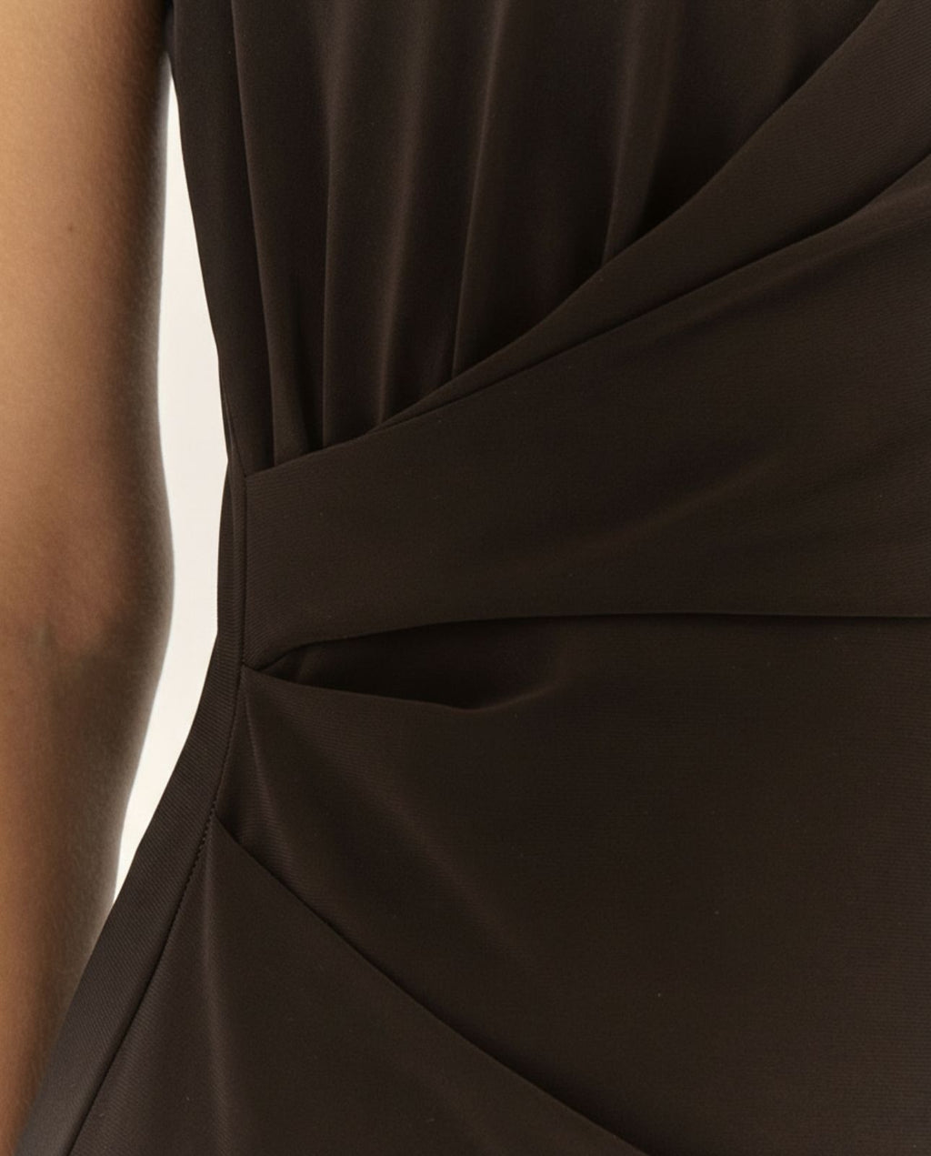 Vestido midi de punto escote barca sin mangas