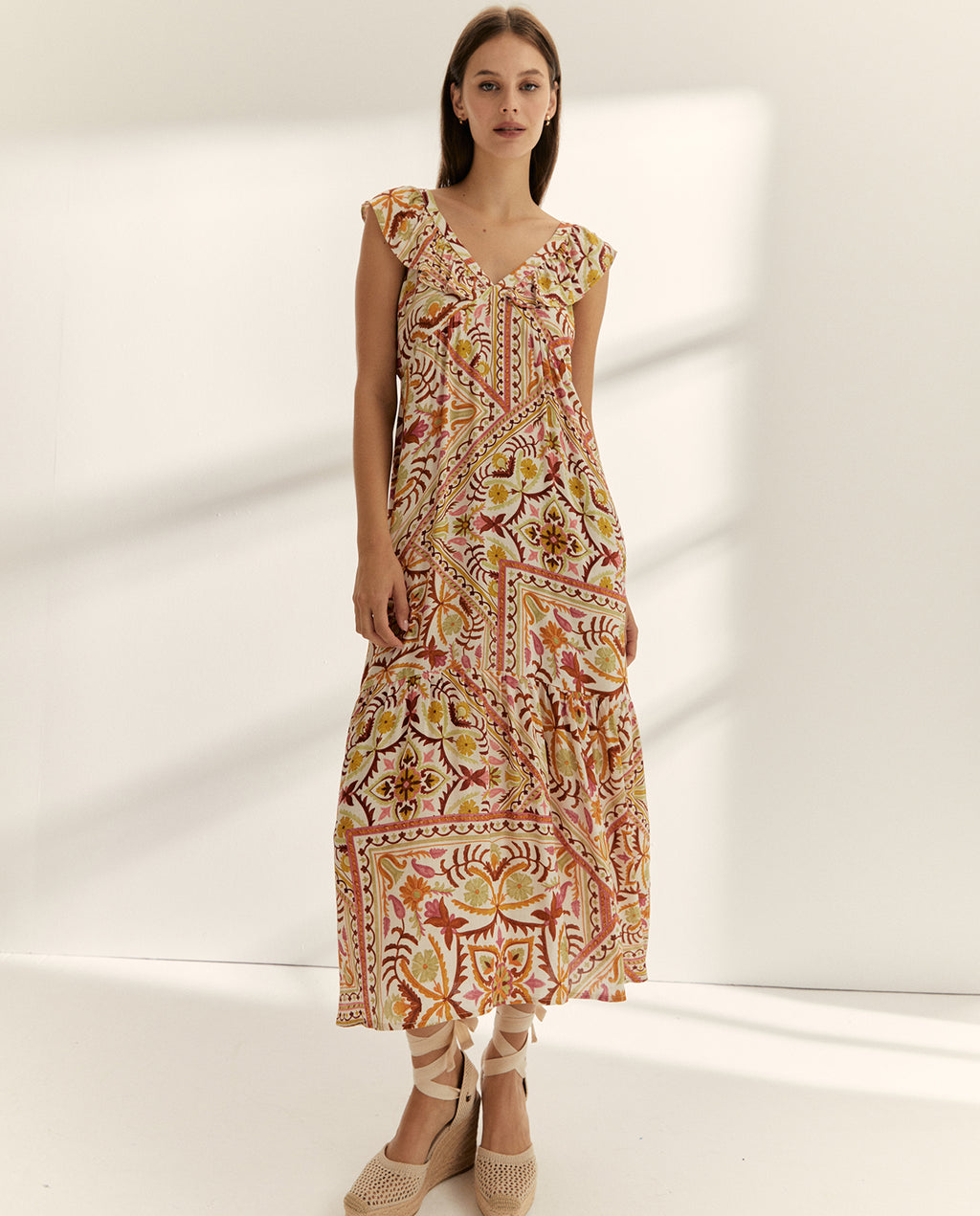Vestido largo estampado cuello pico tirante ancho
