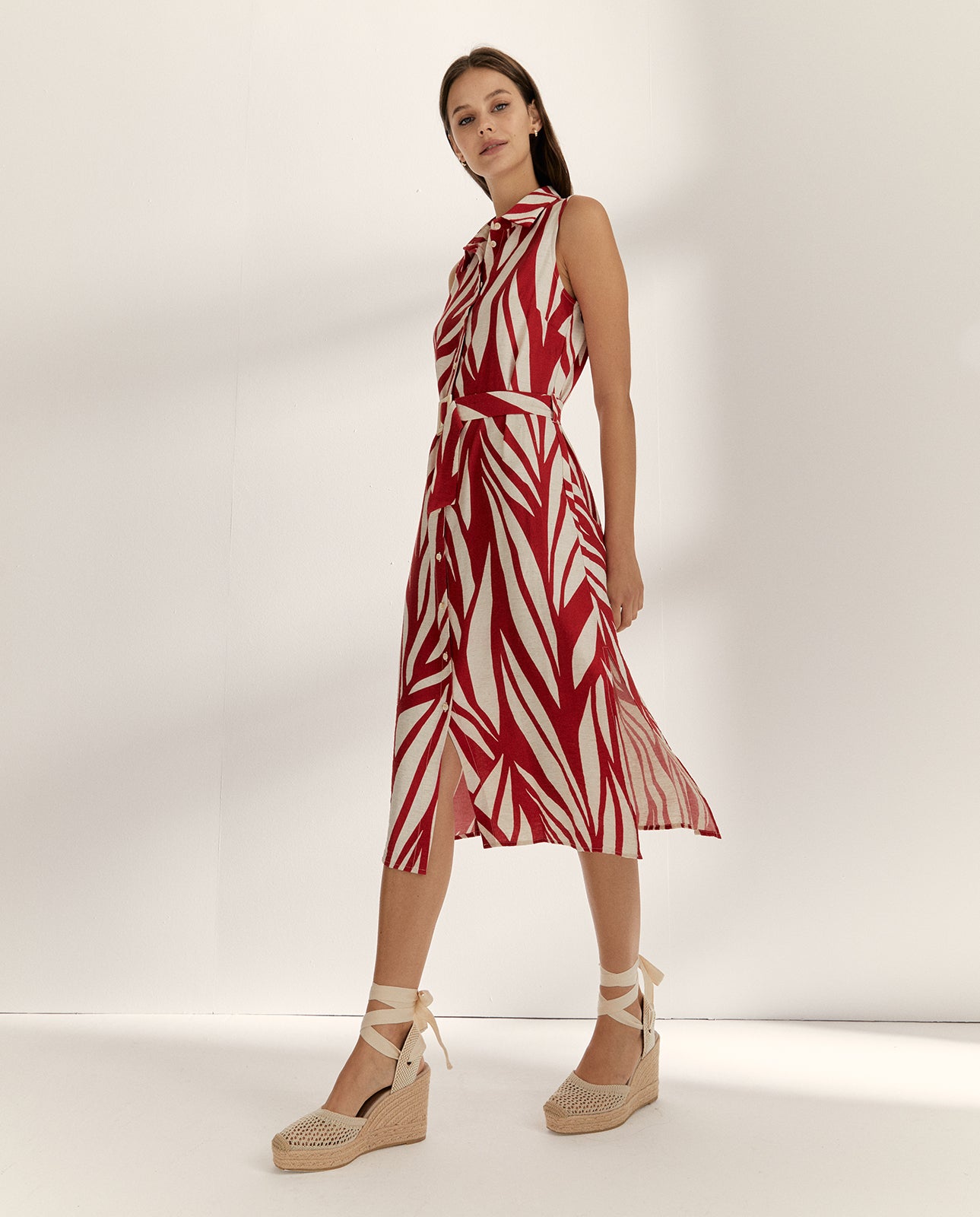 Vestido midi camisero estampado sin mangas