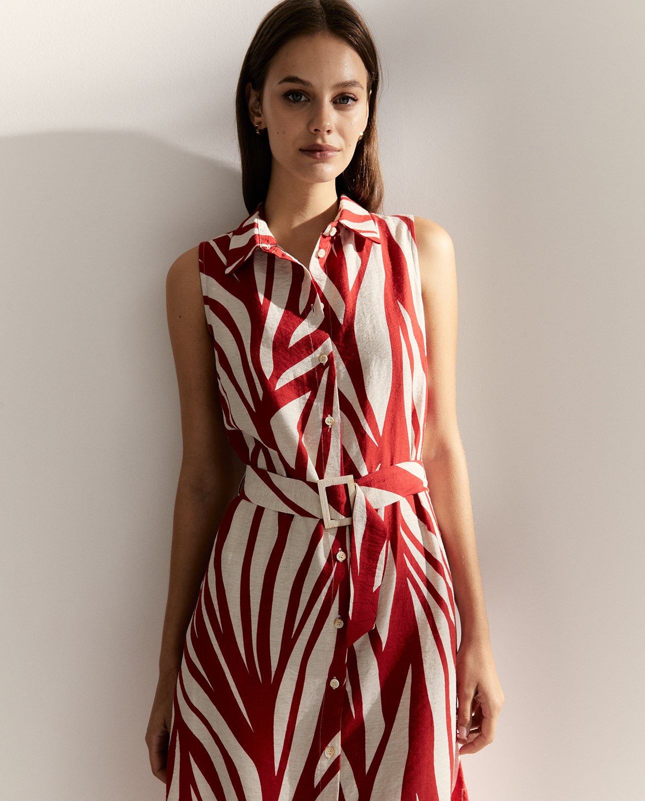 Vestido midi camisero estampado sin mangas