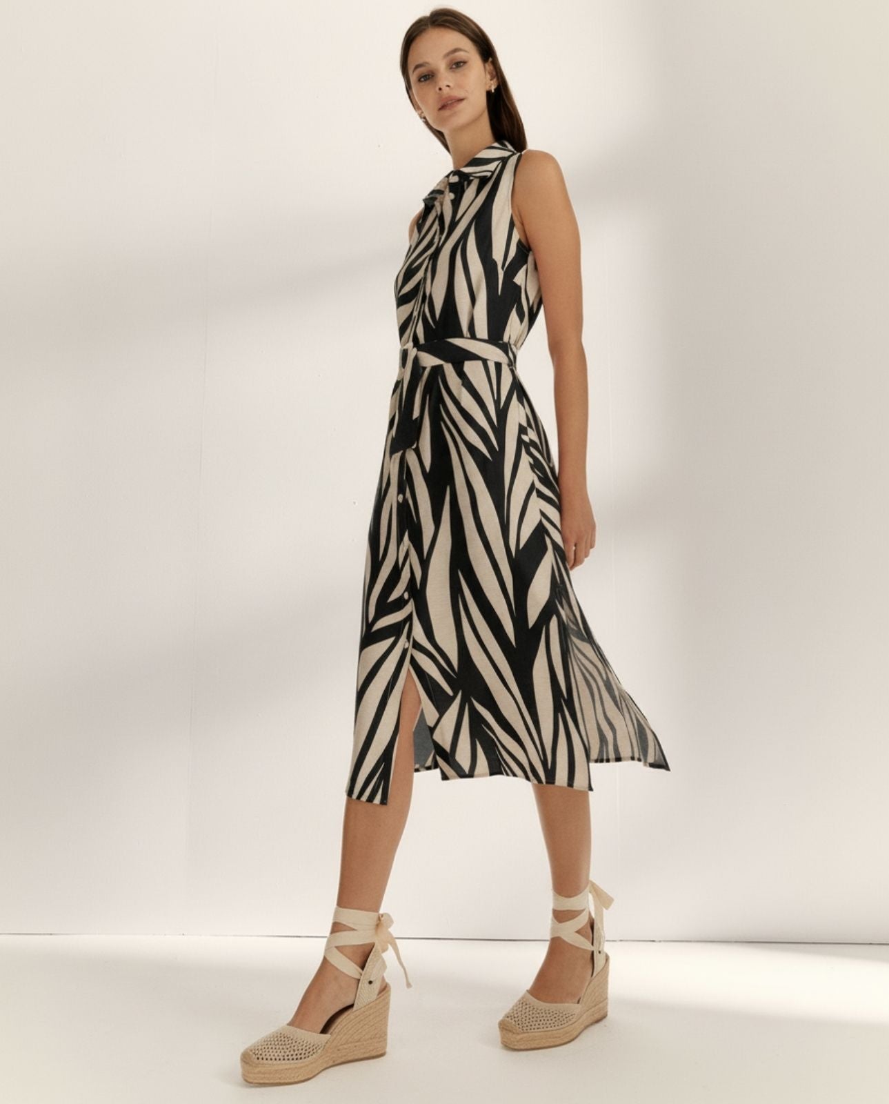 Vestido midi camisero estampado sin mangas