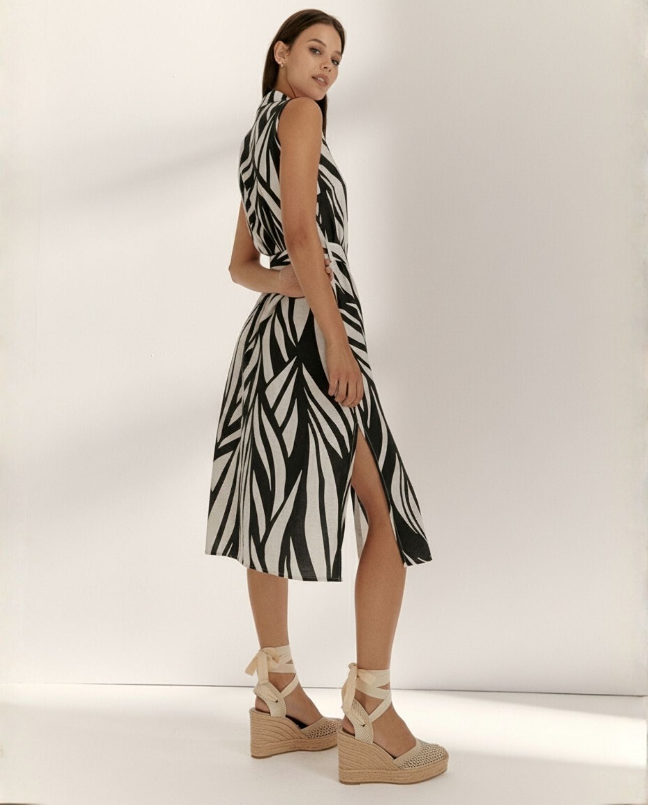 Vestido midi camisero estampado sin mangas