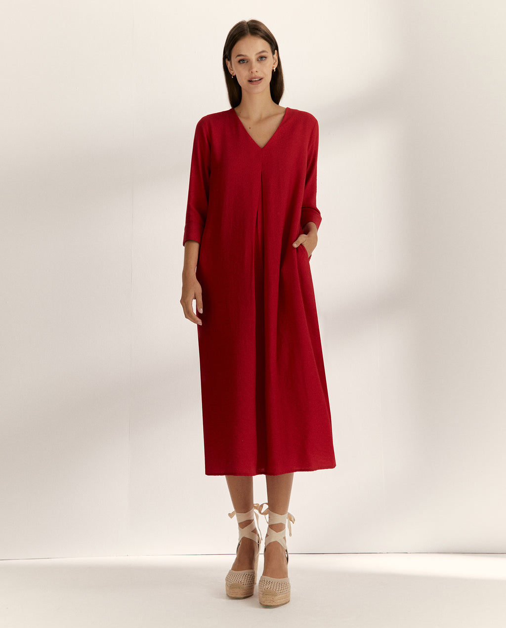 Vestido largo cuello pico manga francesa