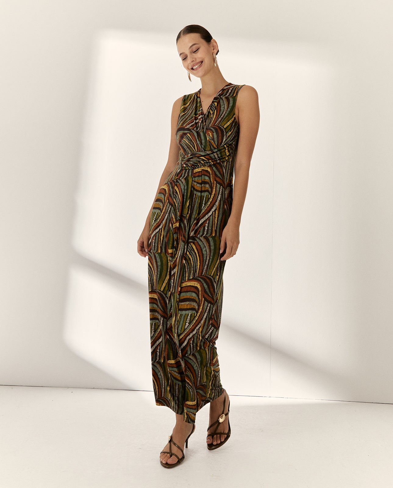 Mono de mujer punto estampado cuello pico sin mangas