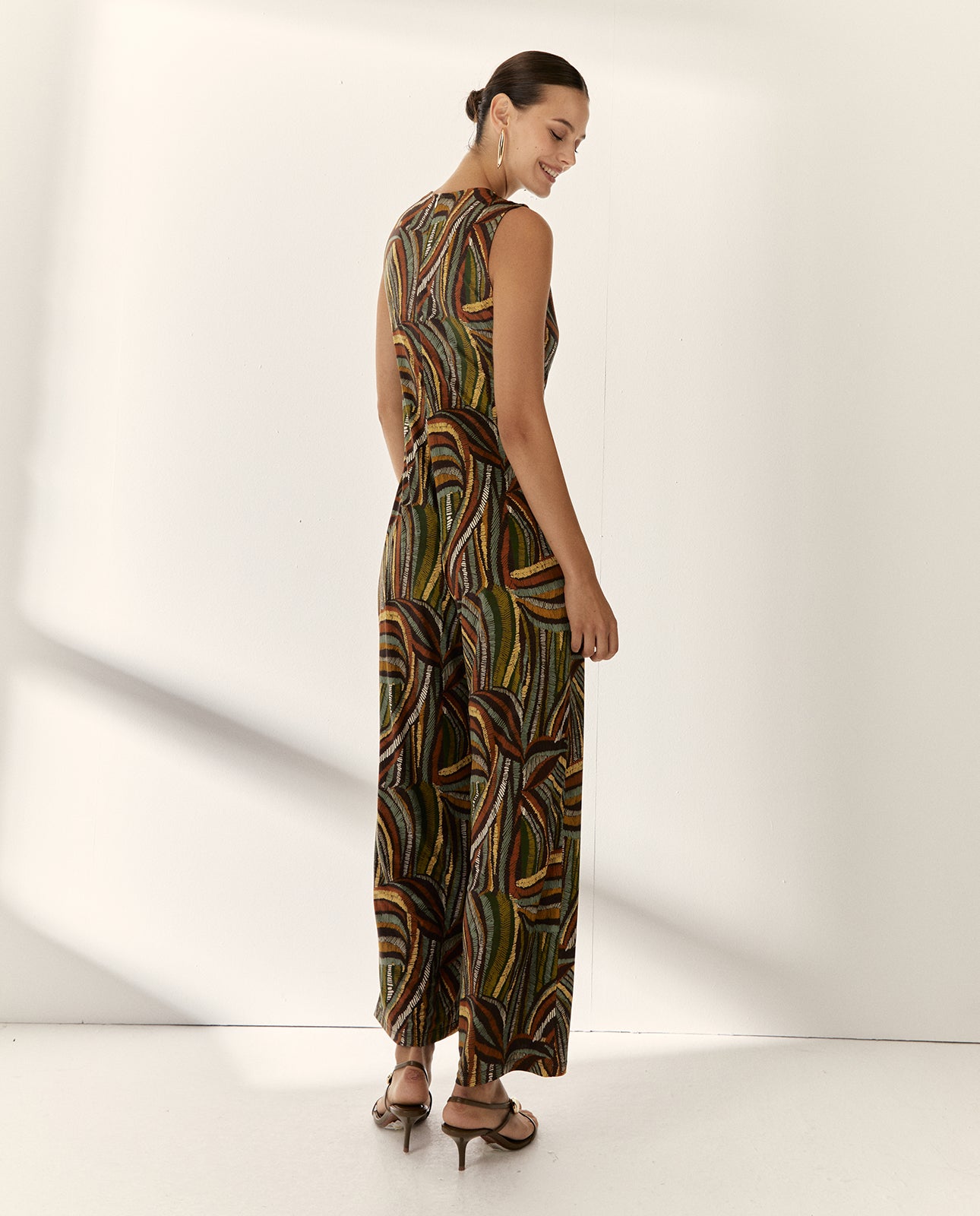 Mono de mujer punto estampado cuello pico sin mangas