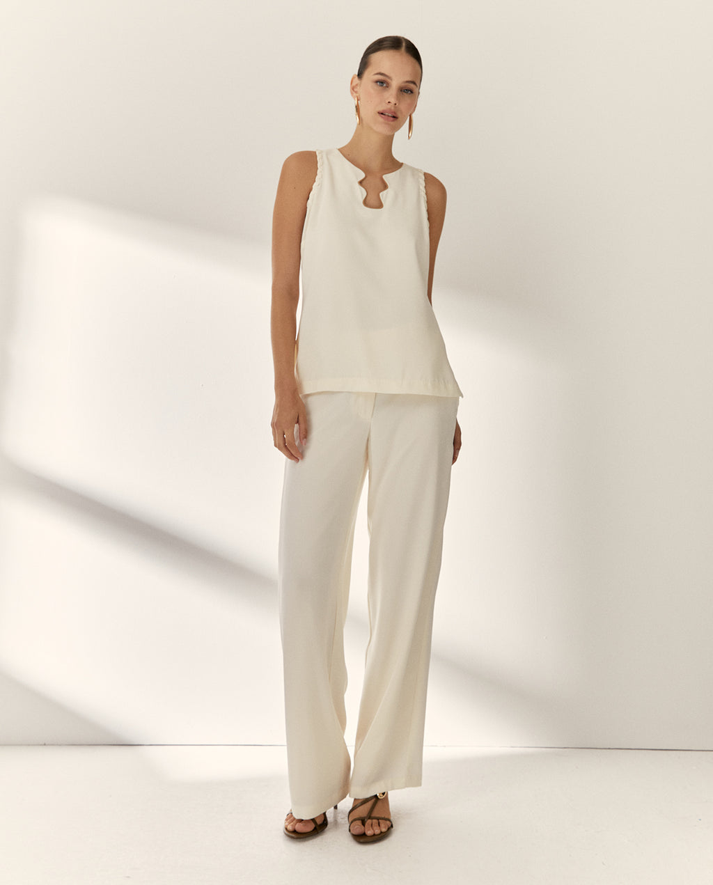 Pantalón recto de mujer tiro alto