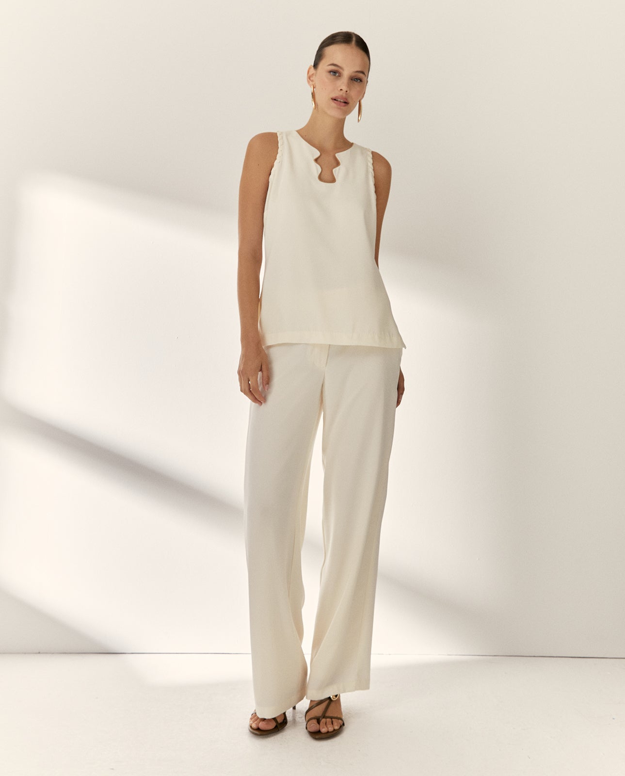 Pantalón recto de mujer tiro alto