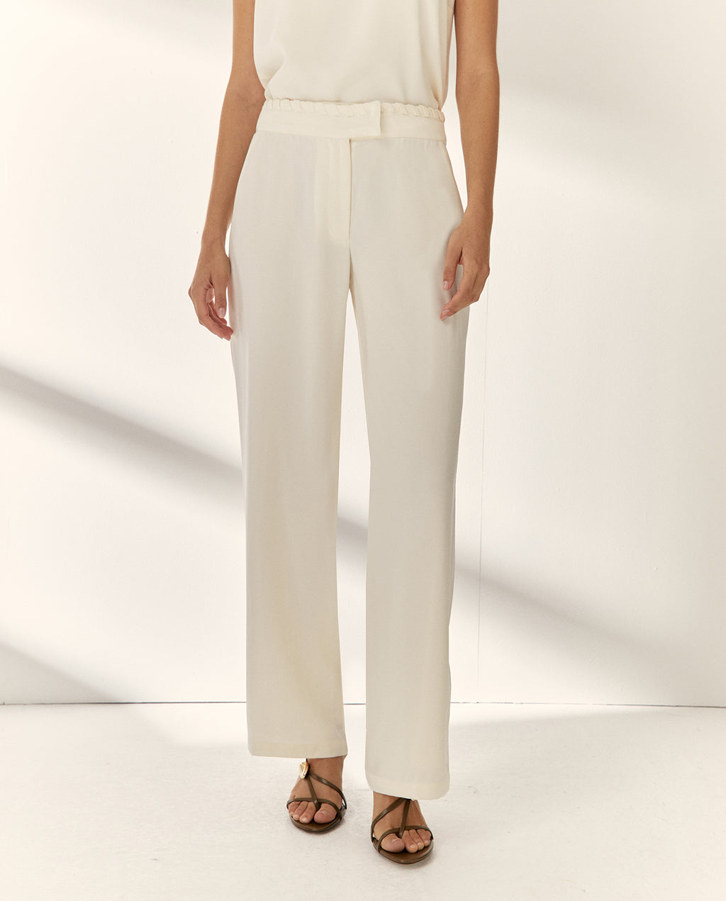 Pantalón recto de mujer tiro alto