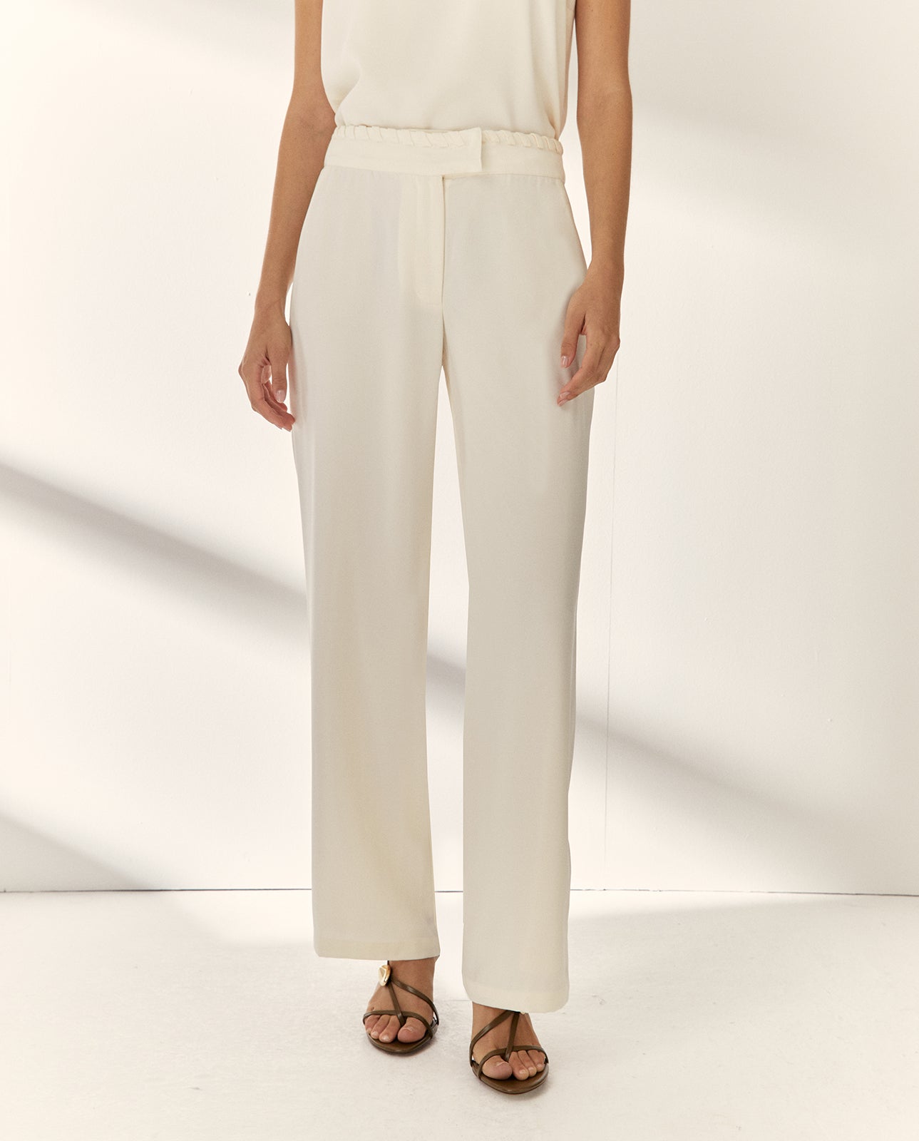 Pantalón recto de mujer tiro alto