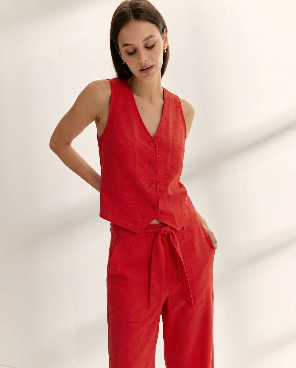 Pantalón ancho de mujer con lazada