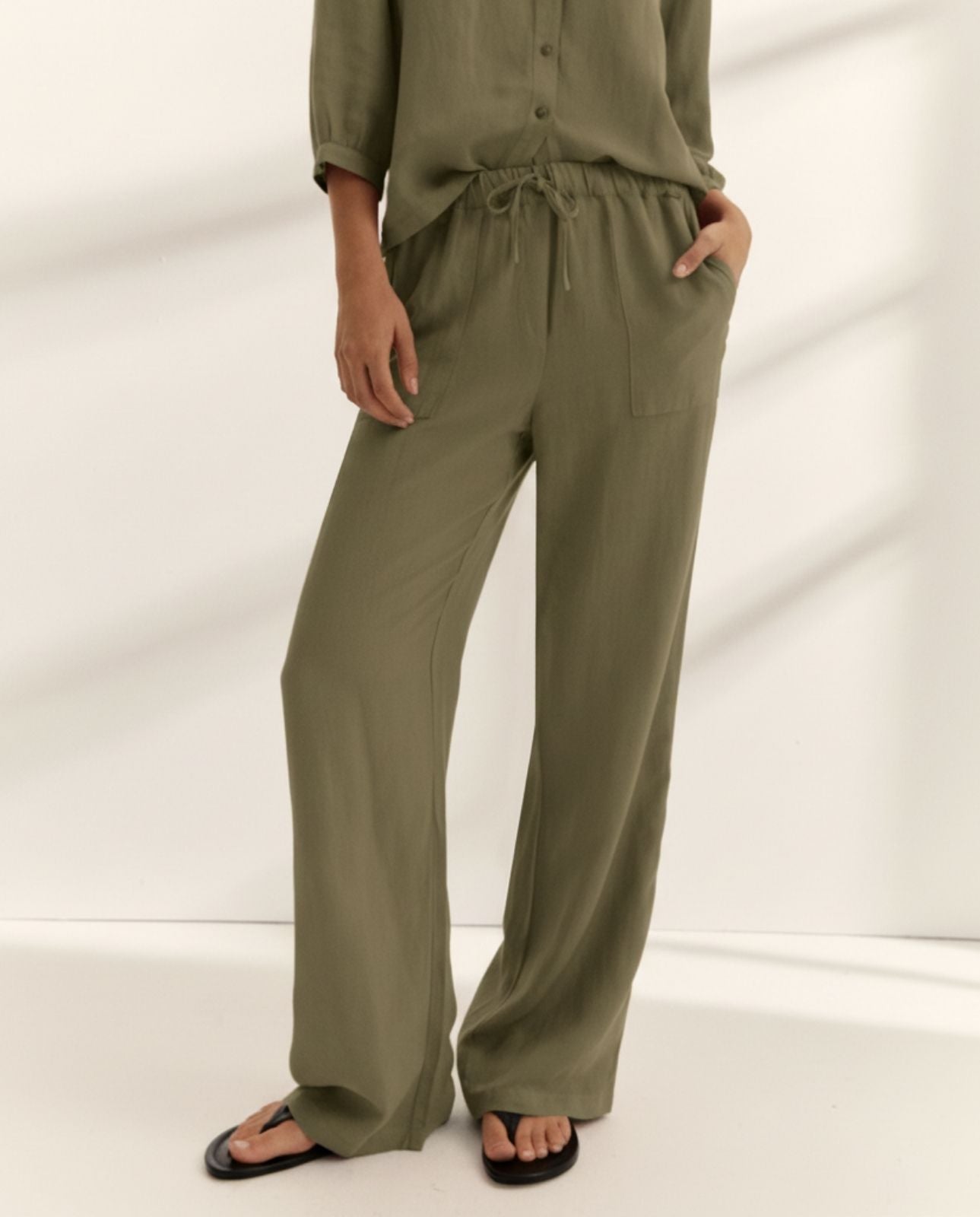 Pantalón recto de mujer cintura elástica